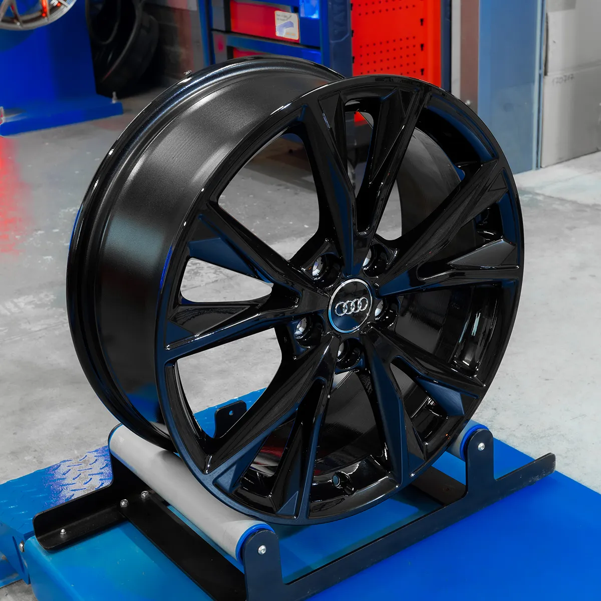 Nova originalna Audi OE 18" aluminijasta platišča za Audi Q3 (FA) – Črna, Sijaj - slika 4